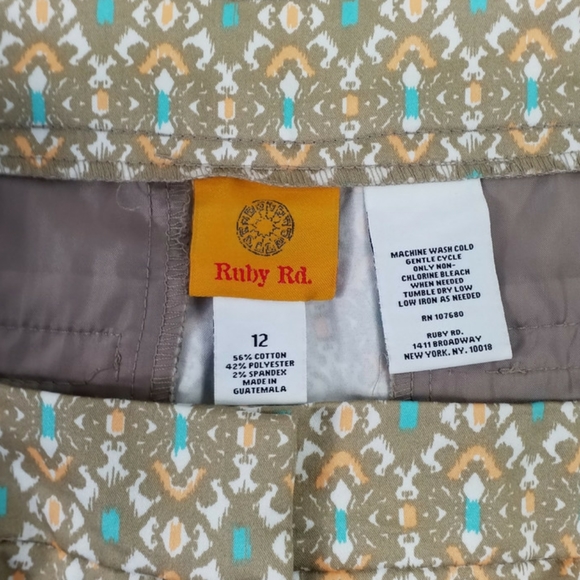 Ruby Road Multicolor Print Cropped Casual Flat Front Capri Pants Womens Size 12 - Picture 11 of 12